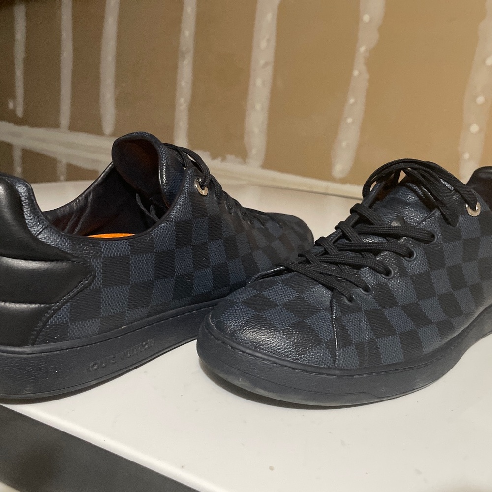 Louis V blue and dark. Super clean. No box. Make an offer